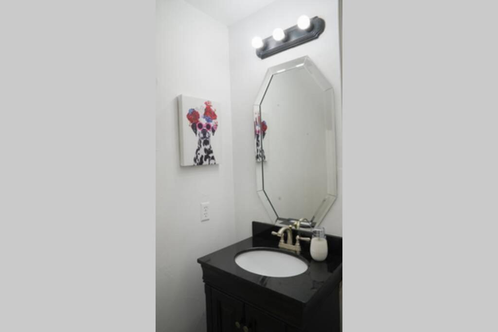 Remodeled Luxury With Proximity Villa ลูอิสวิลล์ ภายนอก รูปภาพ